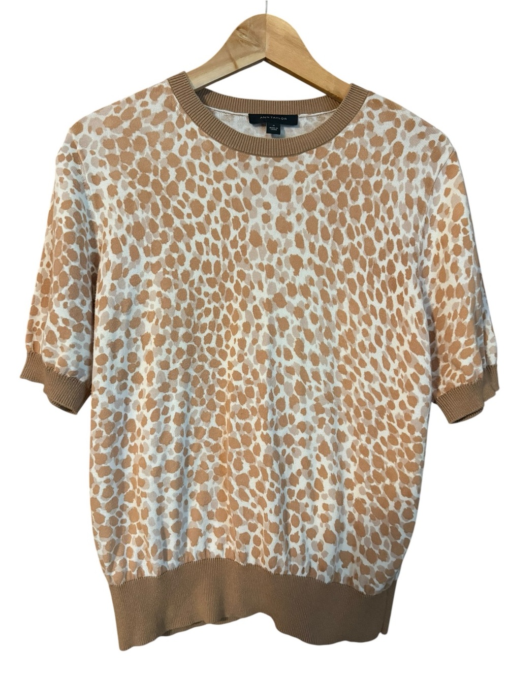 Ann Taylor Leopard Cheetah Animal Print Short Sleeve Sweater Top EUC